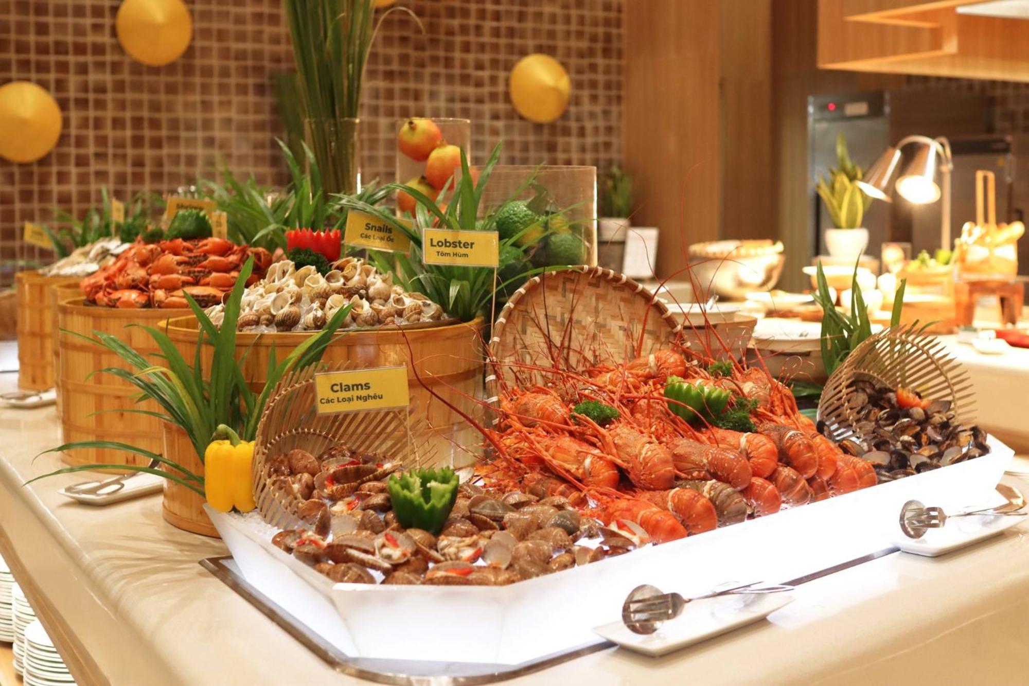 Hotel & Saigon Airport By Ihg Ho Chi Minh City