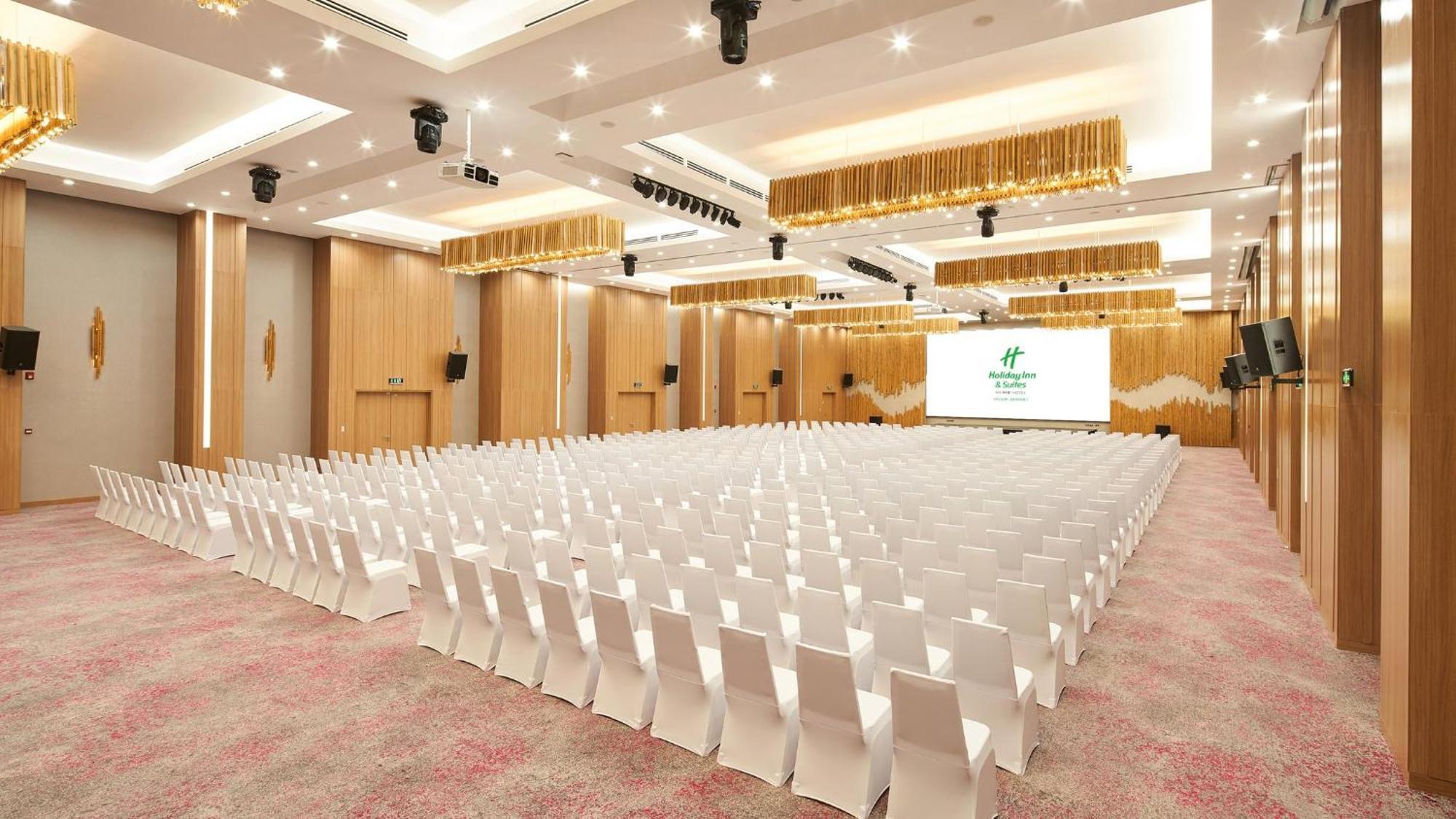 & Saigon Airport By Ihg